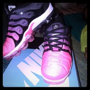 WMNS NIKE VAPORMAX SIZE 8